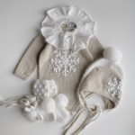 Long sleeve romper and bonnet with snowflake embroidery - Set of 2 - Photography props