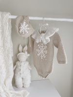 Long sleeve romper and bonnet with snowflake embroidery - Set of 2 - Photography props - Image 6