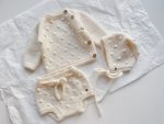 Set of 3 - Baby girl set - Baby girl outfit - Baby boy outfit - Baby boy outfit - Cream baby set - Baby sweater, panties and bonnet - Image 4