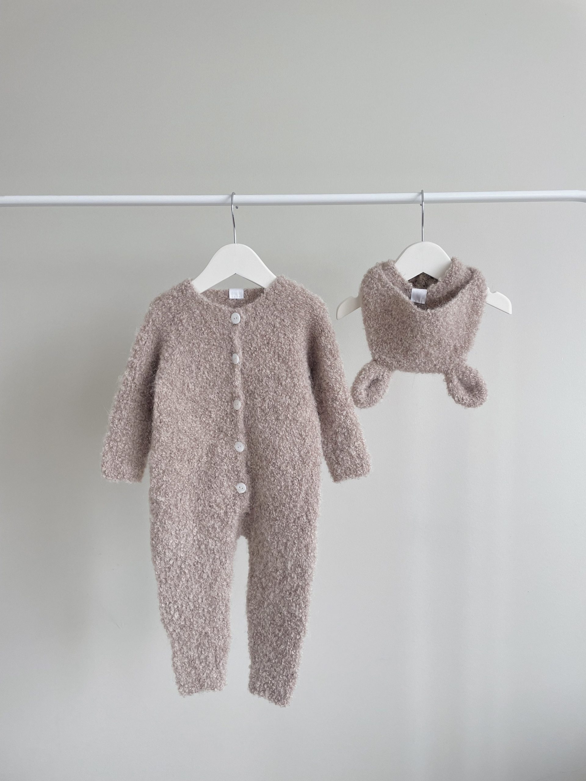 il_fullxfull.4842721009_3wsm Alpaca Blend Baby Romper and Bonnet Set – Unisex Knit Outfit - Image 1