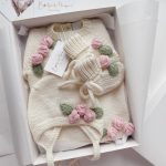 Baby girl romper bonnet and booties with roses - Set of 3 - Photo pros