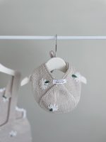 Baby girl romper and bonnet with flowers embroidery - Set of 2 - Photography props - Image 9