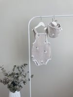 Baby girl romper and bonnet with flowers embroidery - Set of 2 - Photography props - Image 2