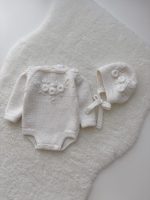 Embroidered Merino Baby Romper and Bonnet Set – Knitted Photo Prop - Image 7