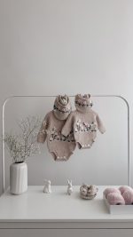 Newborn Girl Alpaca Romper Set – Beige Floral Bonnet & Booties