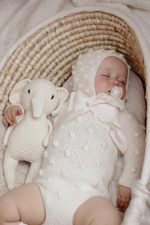 Long sleeve popcorn romper and bonnet with fabric ties - Set of 2 - Photography props - Image 9