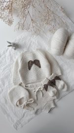 Merino Baby Angel Outfit – Knit Romper, Bonnet & Booties (Set of 4) - Image 9